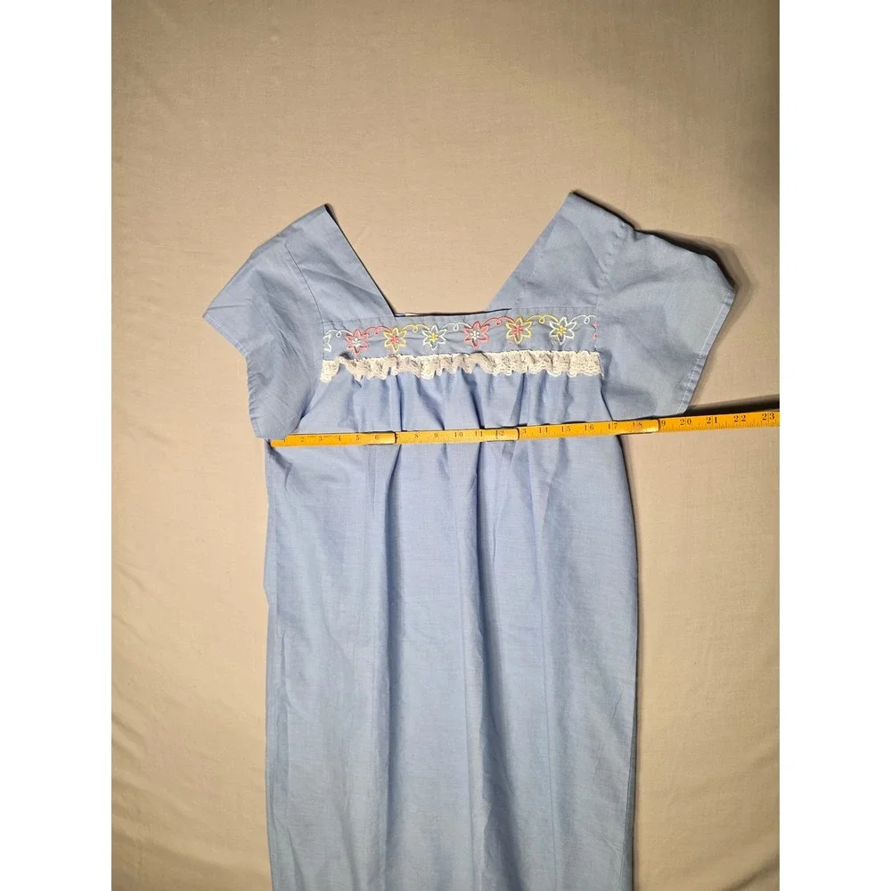 Vintage Cozeez by Haband Blue Floral Embroidered Lace Trim Nightgown Medium H-49